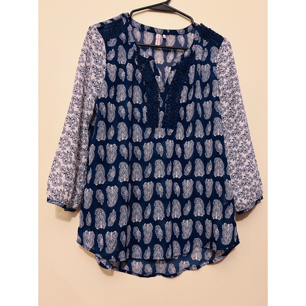 Red Camel Paisley Blouse Womens Small Blue Excellent Crochet Lace Mixed Print
